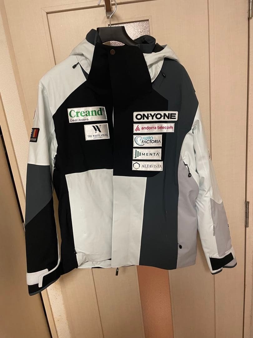 ONYO-NE スキーウェア フード付き　アンドラ