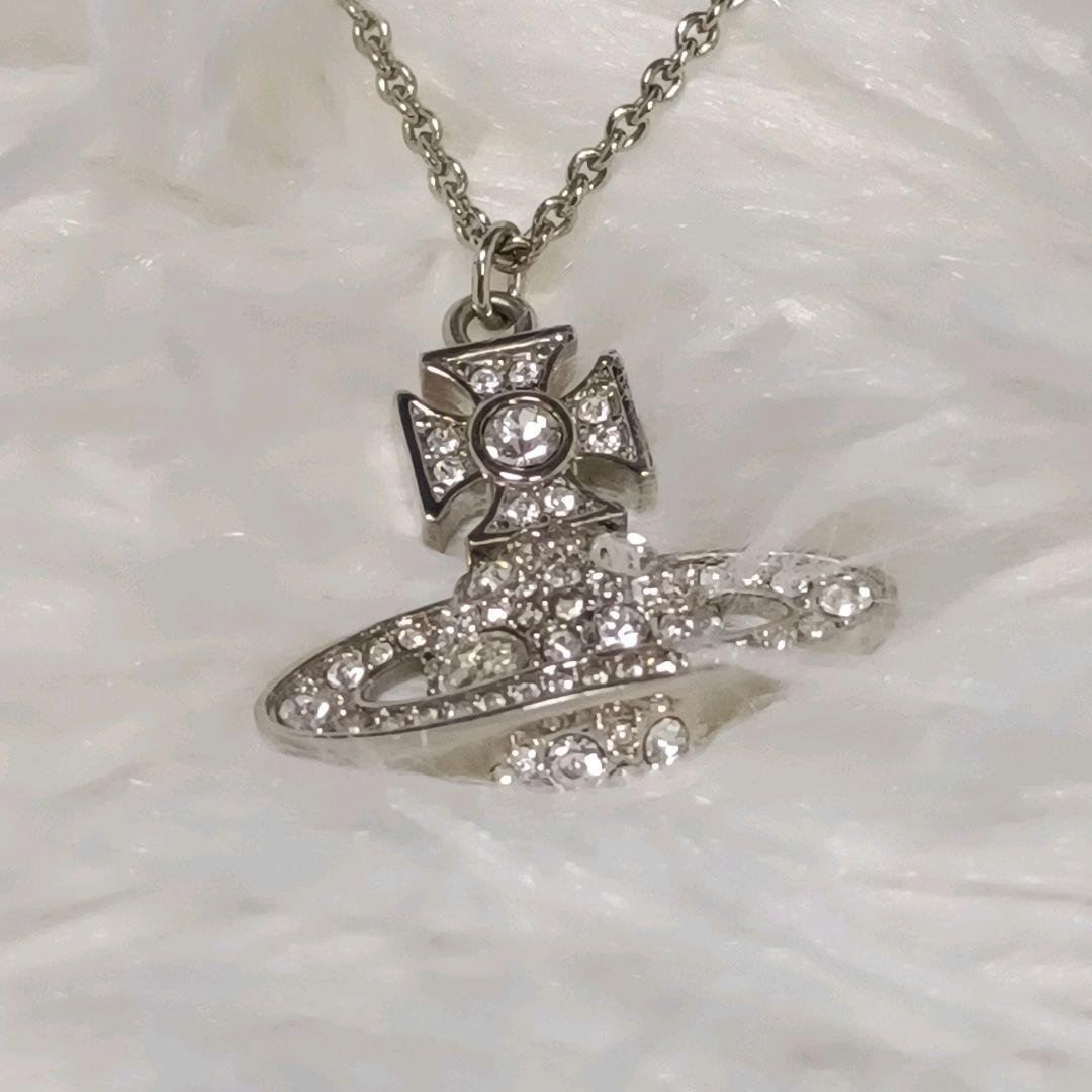 Vivienne Westwood オーブ ネックレス