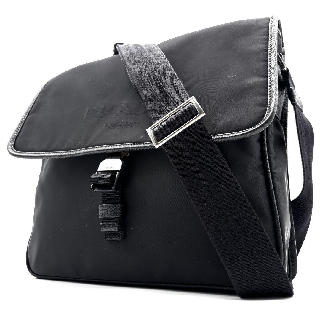 極美品 プラダ ショルダーバッグ フラップ 三角ロゴ 白タグ 斜め掛け ブラック